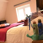 לינה וארוחת בוקר Amylia 4*